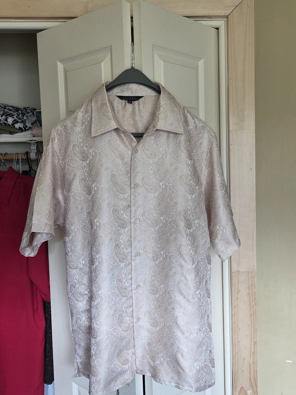 2xl Bagazio Paisley Short Sleeve Button-Up in Light Gold